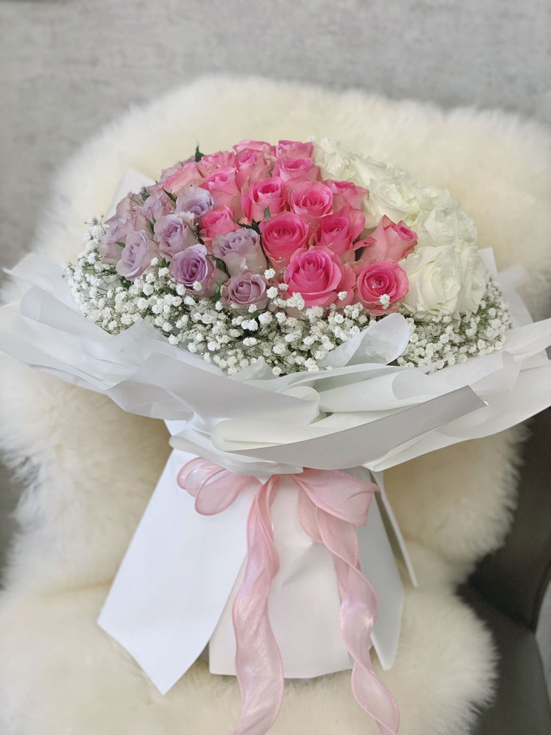 Grandeur Mixed Roses Bouquet - 50 Roses