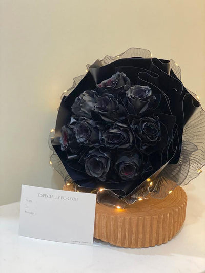 Ecuador Black Roses Bouquet