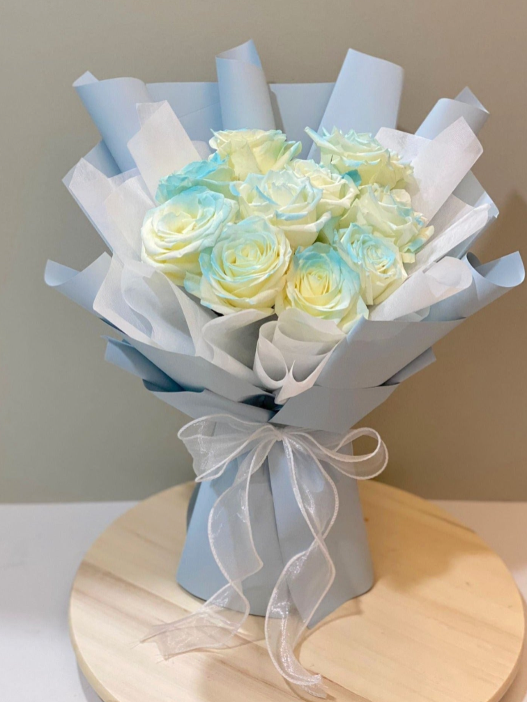 Signature Roses Bouquet - Icy Blue Roses