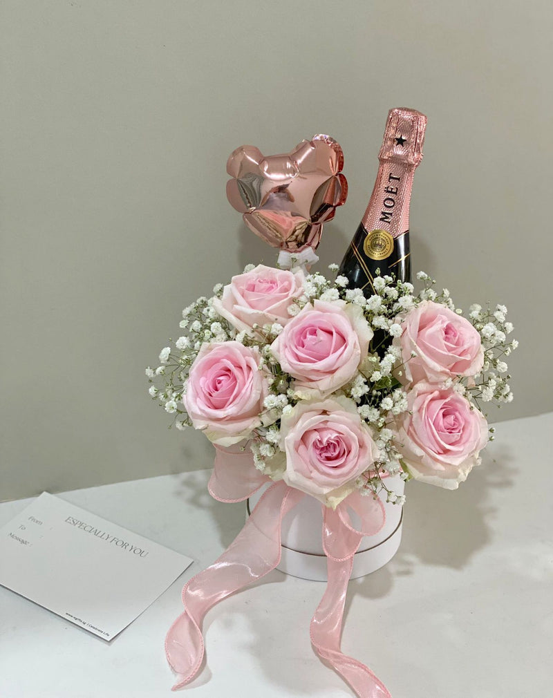 Surprise Bloom Box - Moet Rose Champagne