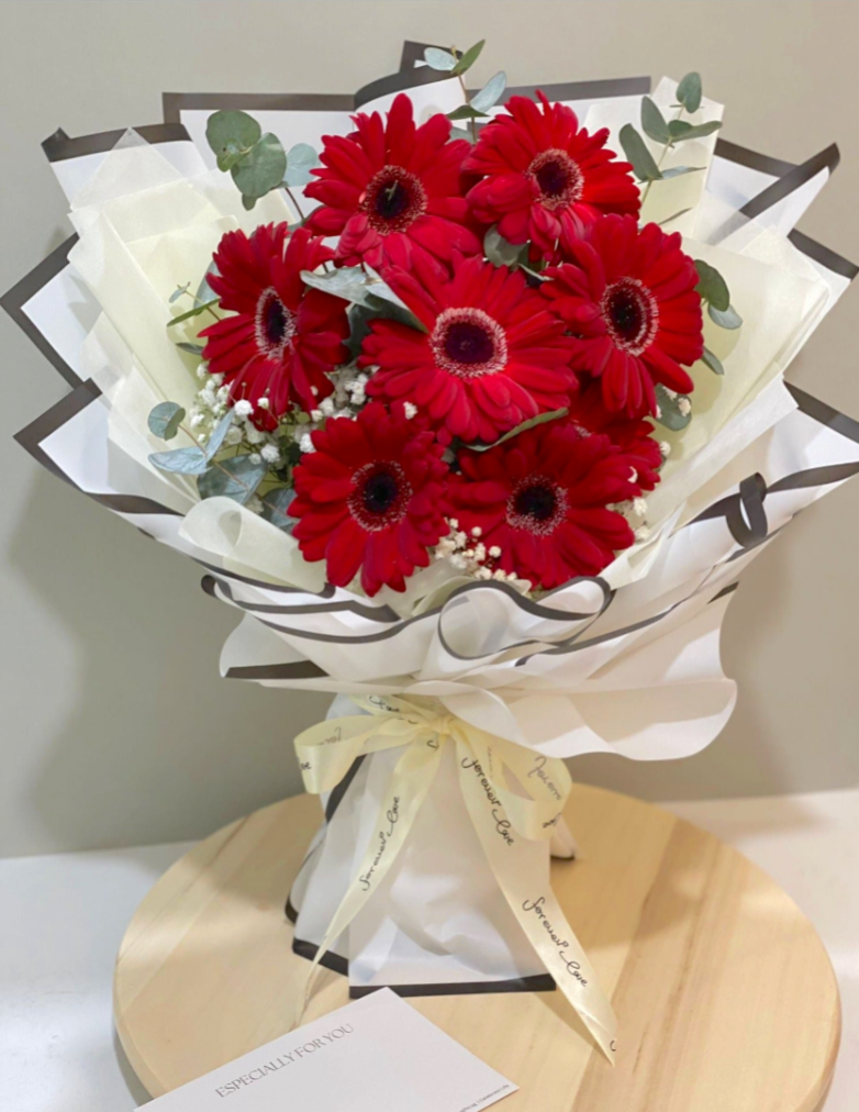 Signature Daisy Bouquet - Red Gerbera