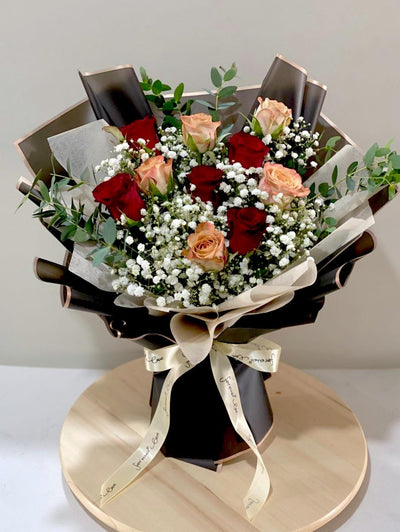 Signature Mixed Roses Bouquet