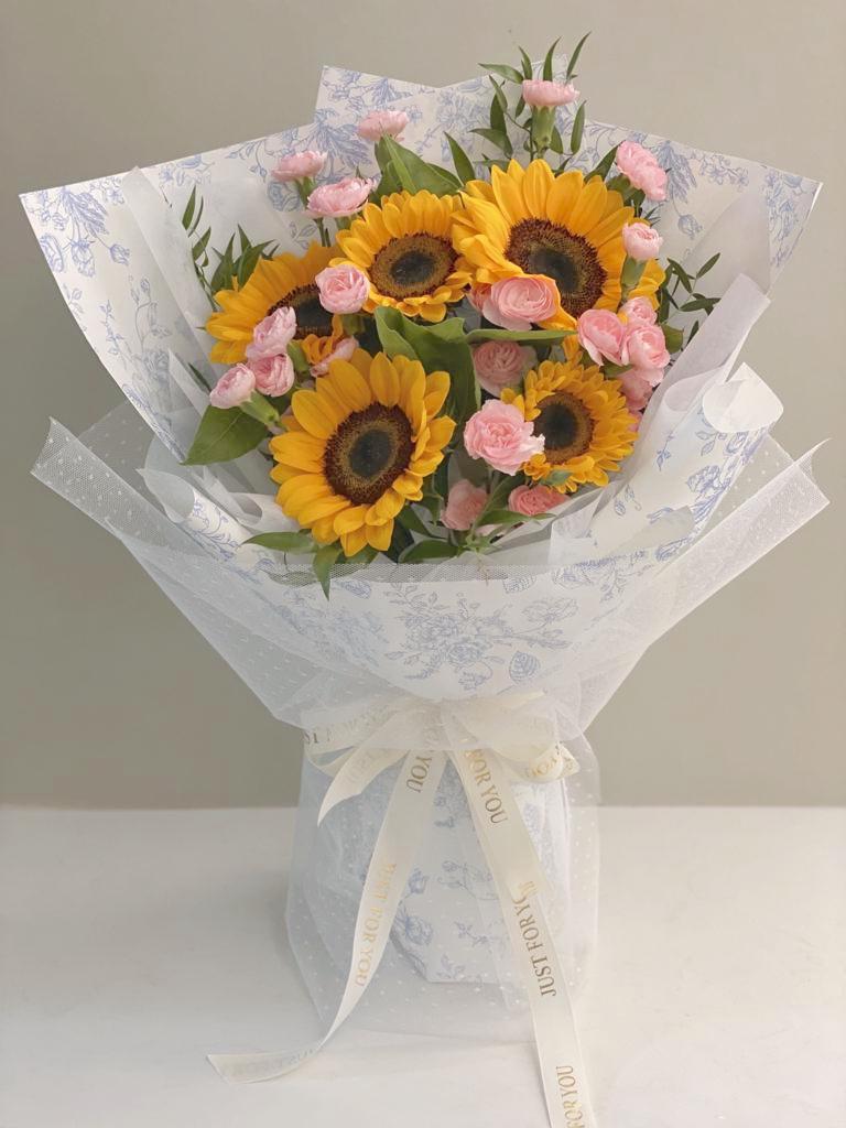 Grandeur Sunflowers Bouquet