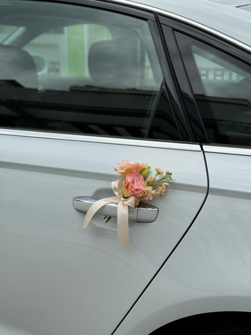 Contemporary Wedding Car - Intimate