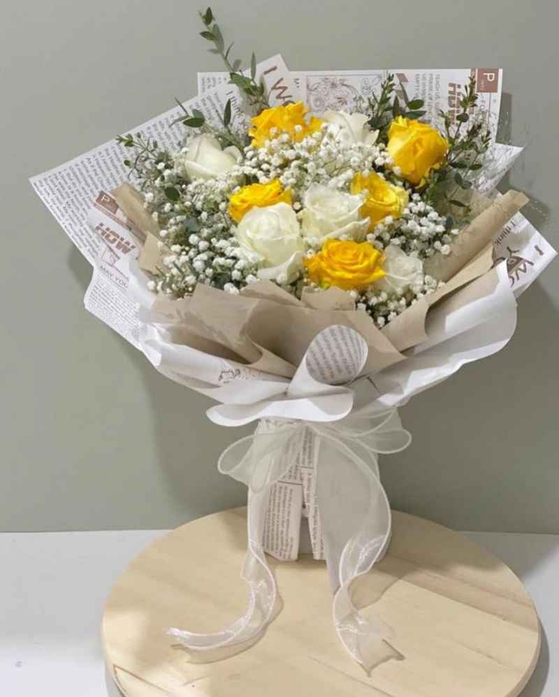 Signature Roses Bouquet - White & Yellow Roses