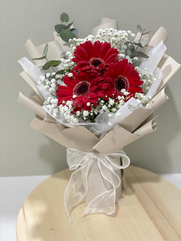 Classic Gerbera-Daisy Bouquet