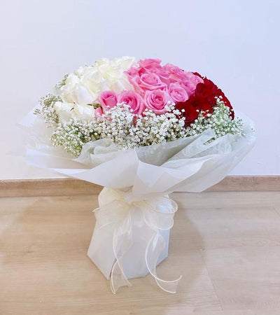 Grandeur Mixed Roses Bouquet - 50 Roses