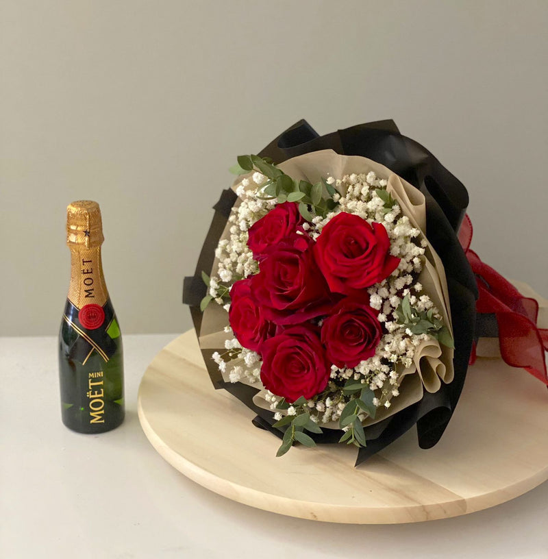 Flowers & Champagne - Moet & Chandon