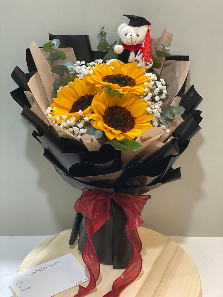 Graduation Flower Bouquet - Triumph