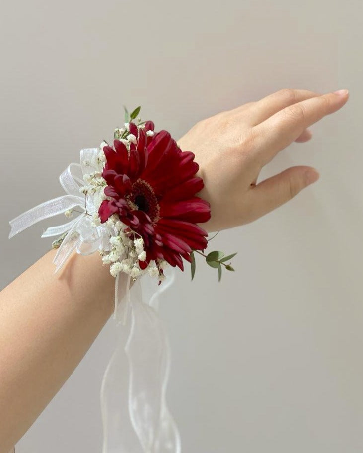 Classic Daisy Wrist Corsage Collection